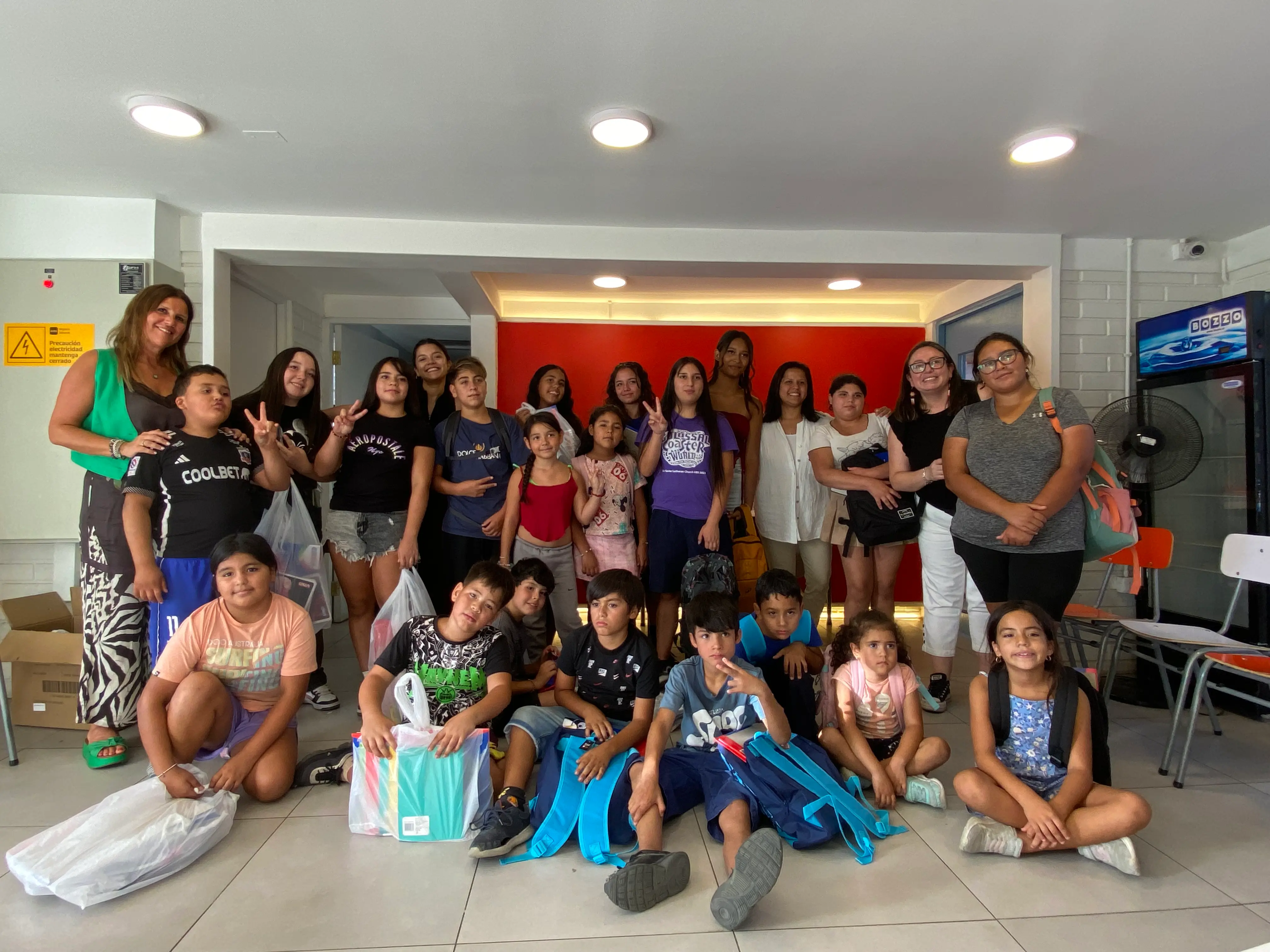 Voluntarios con jóvenes